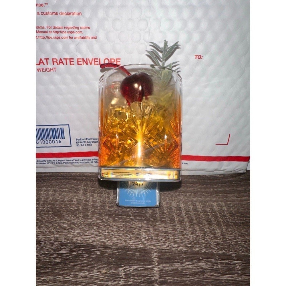 Bath and Body Works Old Fashioned Cocktail Wallflowers Nightlight Fragrance Plug